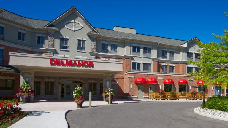 Retirement Communities in Richmond Hill: A Guide for Families